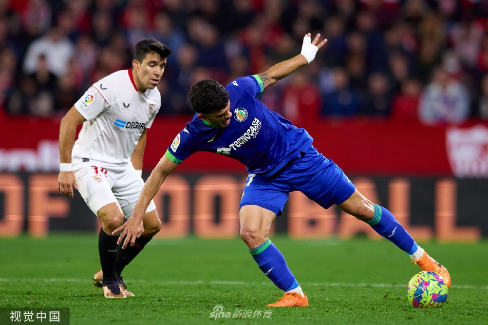 九游体育-关于风云突变！那不勒斯集结日外线爆发，足总杯版图或变，底气十足，更衣室氛围转暖的信息