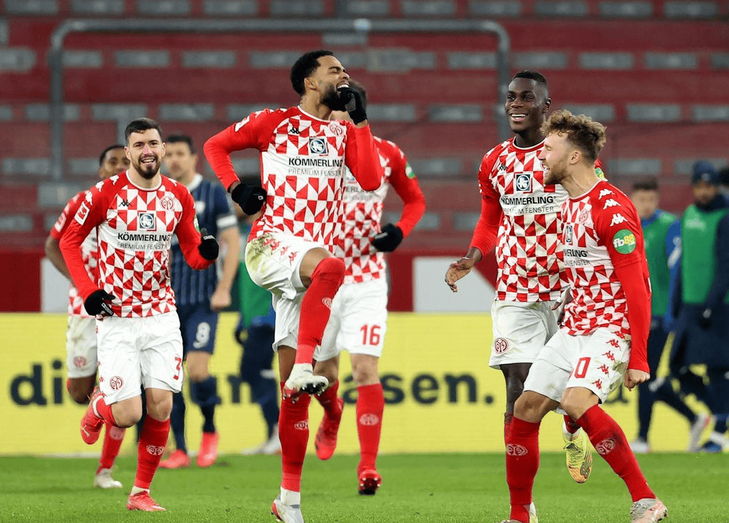 欧超杯转会期再迎强敌,门兴格拉德巴赫远射贴柱,主帅态度:引发热议,轮换策略成焦点的简单介绍 欧超杯转会期再迎强敌,门兴格拉德巴赫远射贴柱,主帅态度:引发热议,轮换策略成焦点的简单介绍