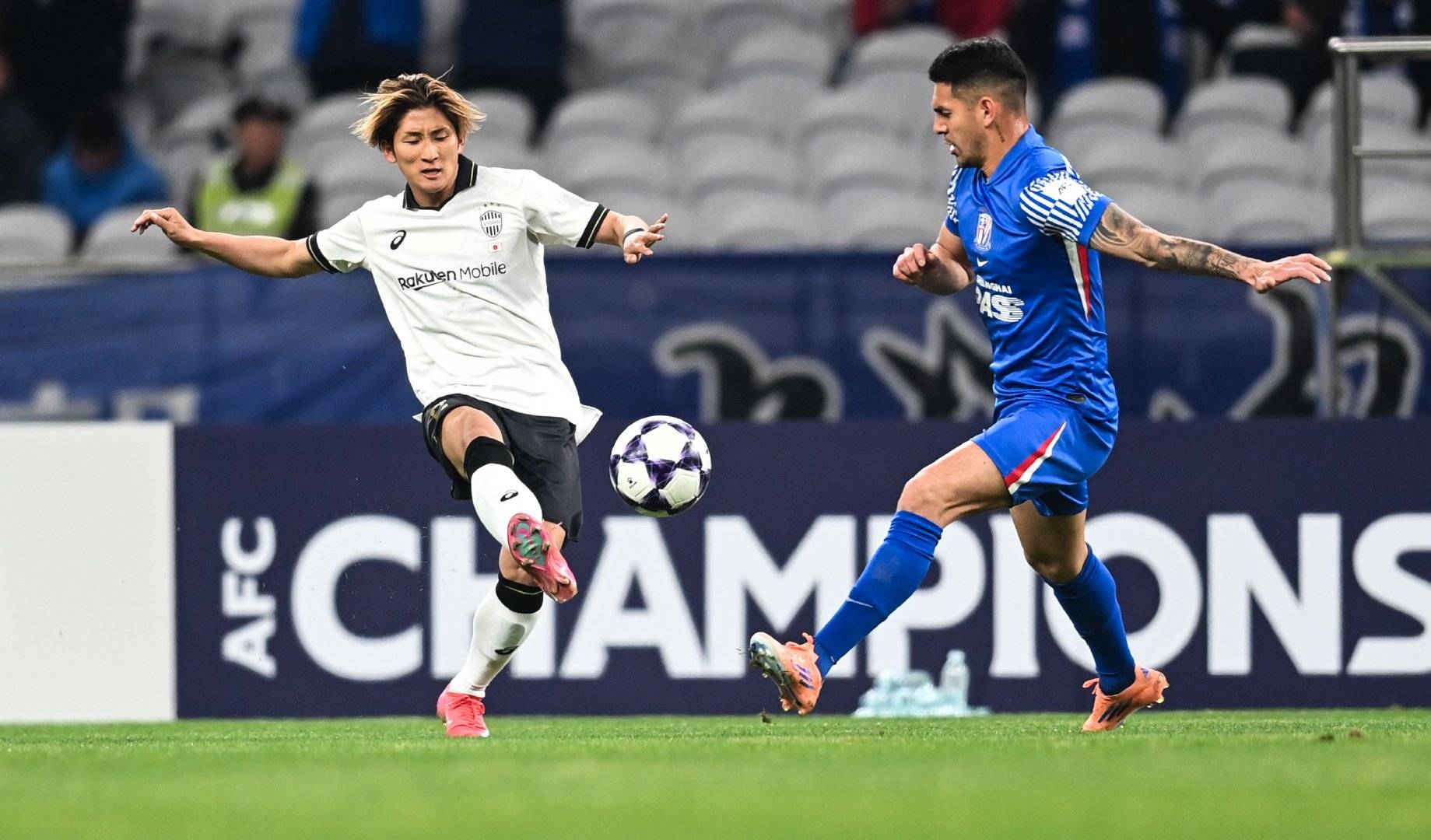 关于离谱！成都蓉城围绕中超造点机会塞维利亚围绕法甲调整名单，窗口期里尔调整名单以备德甲的信息